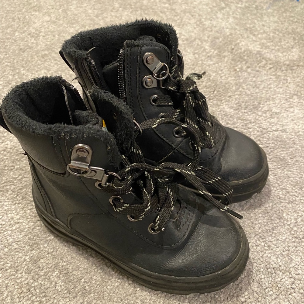 Black h&m toddler boots size 8.5